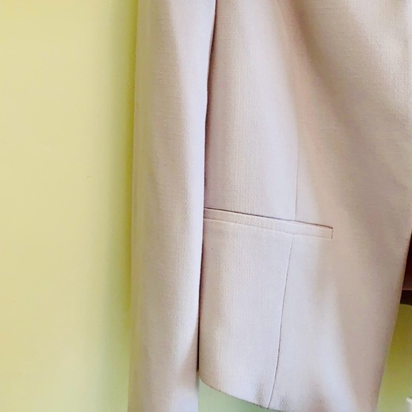 H&M light cream colored blazer - Picture 3 of 5
